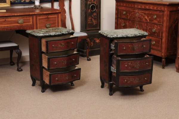 Pair of 18th Century Continental Chinoiserie Decorated Commodini with Green Marble Tops - Image 7