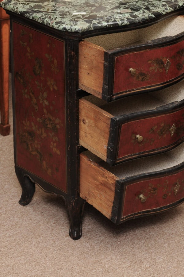 Pair of 18th Century Continental Chinoiserie Decorated Commodini with Green Marble Tops - Image 8