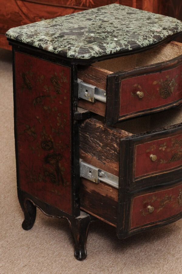 Pair of 18th Century Continental Chinoiserie Decorated Commodini with Green Marble Tops - Image 9