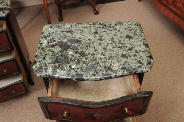 Pair of 18th Century Continental Chinoiserie Decorated Commodini with Green Marble Tops - Image 11