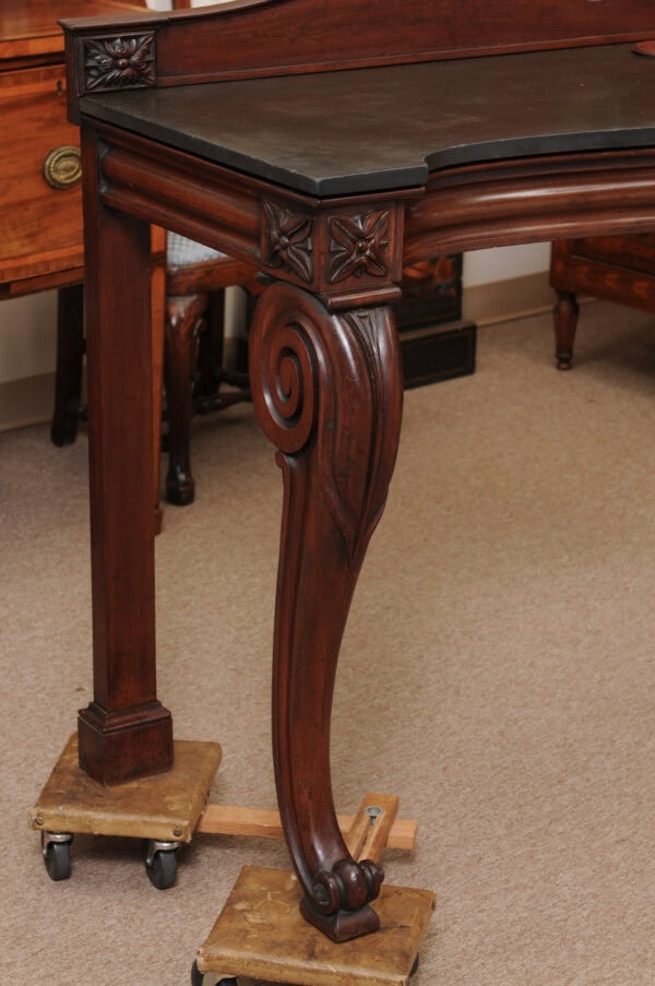 English George IV Mahogany Server / Console Table with Family Crest Detail, Slate Top and Cabriole Legs, Early 19th Century - Image 16