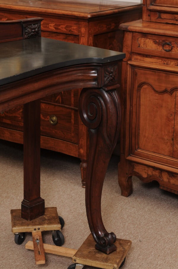 English George IV Mahogany Server / Console Table with Family Crest Detail, Slate Top and Cabriole Legs, Early 19th Century - Image 17