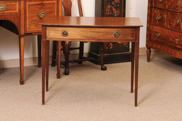 George III English Bowfront Writing Table in Mahogany with Square Tapering Legs, Early 19th Century - Image 13