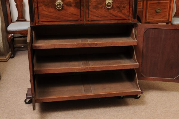 19th Century English Regency Style Mahogany Secretary Bookcase with Ebonized Details - Image 16