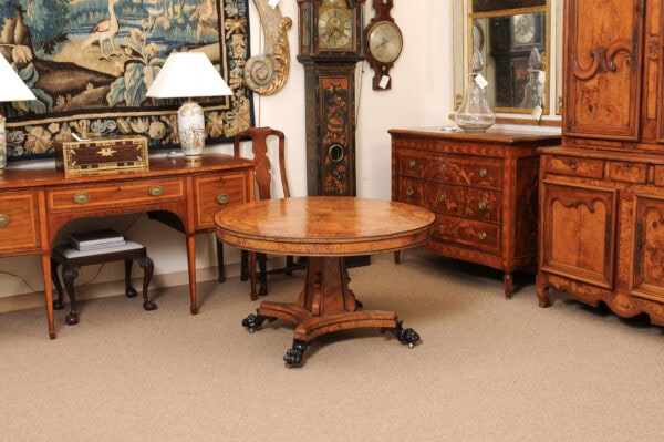 English Regency Burled Elm Center Table with Cross-banding, Ebonized Detail and Paw Feet on Brass Castors, Early 19th Century - Image 13