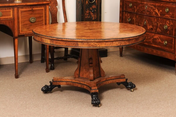 English Regency Burled Elm Center Table with Cross-banding, Ebonized Detail and Paw Feet on Brass Castors, Early 19th Century - Image 15