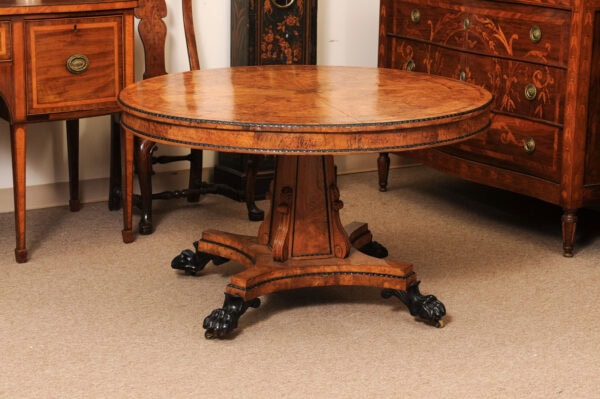 English Regency Burled Elm Center Table with Cross-banding, Ebonized Detail and Paw Feet on Brass Castors, Early 19th Century - Image 16