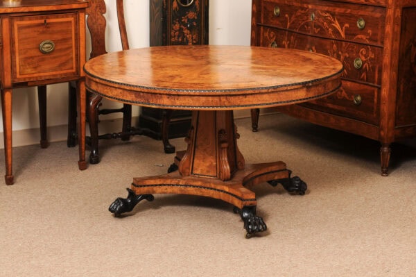 English Regency Burled Elm Center Table with Cross-banding, Ebonized Detail and Paw Feet on Brass Castors, Early 19th Century - Image 17
