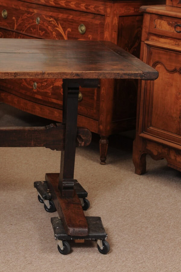 English 19th Century Oak Trestle Dining Table - Image 14