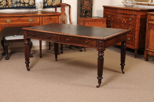 Early 19th Century George III Mahogany Partner's Writing Table with Black Leather Top, 4 Drawers and Reeded Legs - Image 13