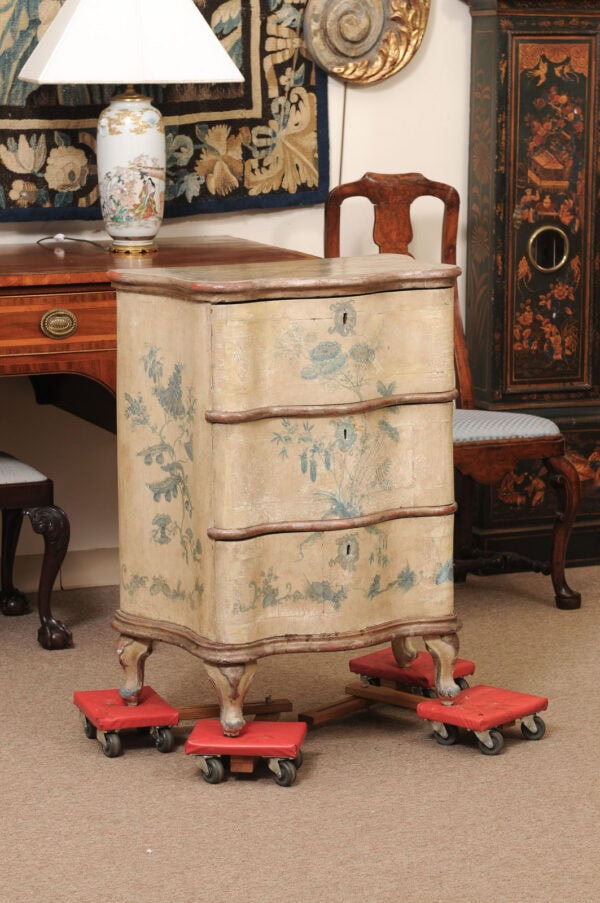 18th Century Italian Serpentine Polychrome Painted Commode with Silver Gilt and Blue Painted Foliage Detail - Image 3