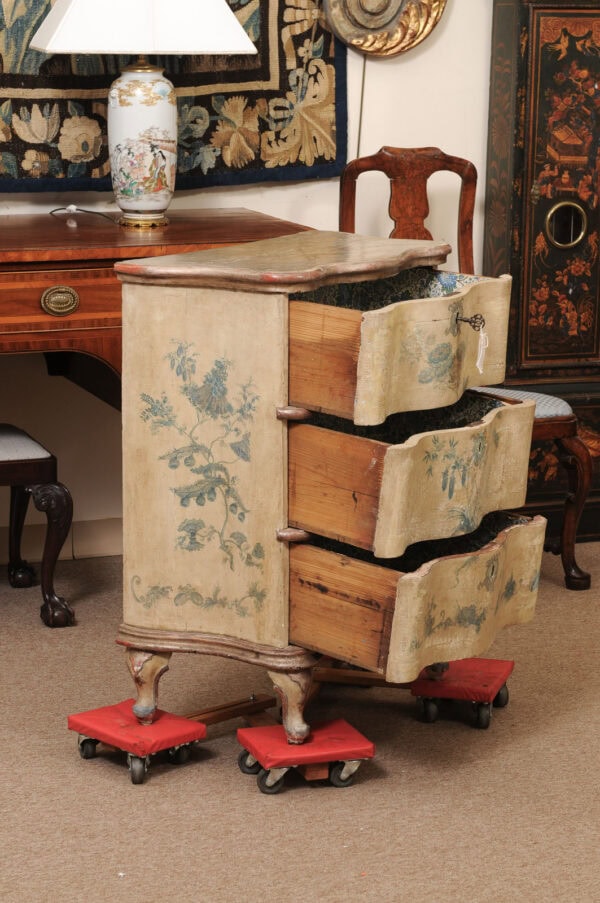 18th Century Italian Serpentine Polychrome Painted Commode with Silver Gilt and Blue Painted Foliage Detail - Image 4