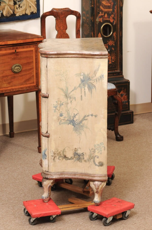 18th Century Italian Serpentine Polychrome Painted Commode with Silver Gilt and Blue Painted Foliage Detail - Image 11