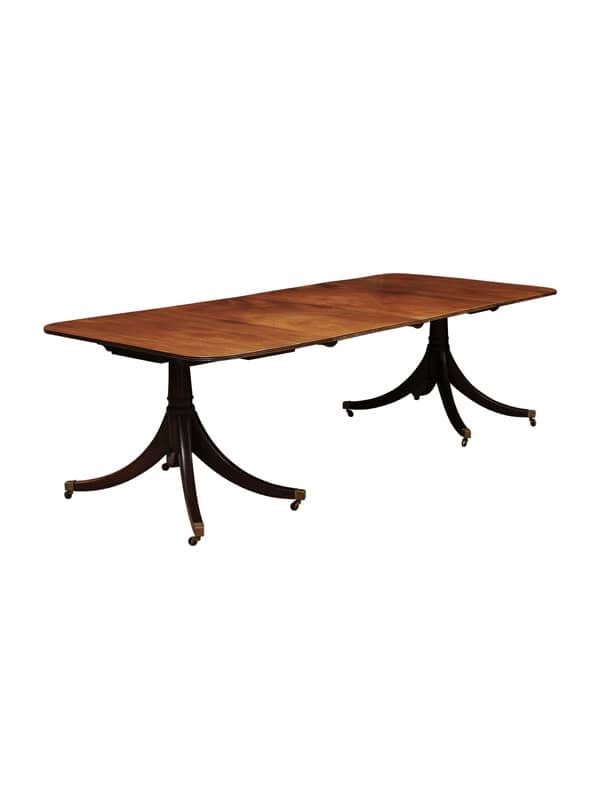 English George III Style Double Pedestal Dining Table with 2 Leaves and Splayed Legs on Castor Feet, Early 20th Century