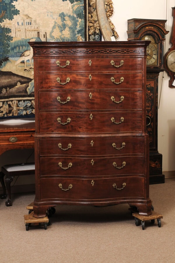 Period English Chippendale Mahogany Chest on Chest with Serpentine Form, ca. 1760 - Image 13