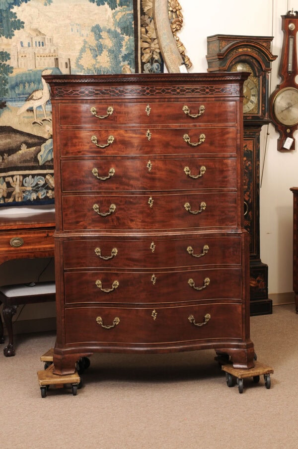 Period English Chippendale Mahogany Chest on Chest with Serpentine Form, ca. 1760 - Image 14