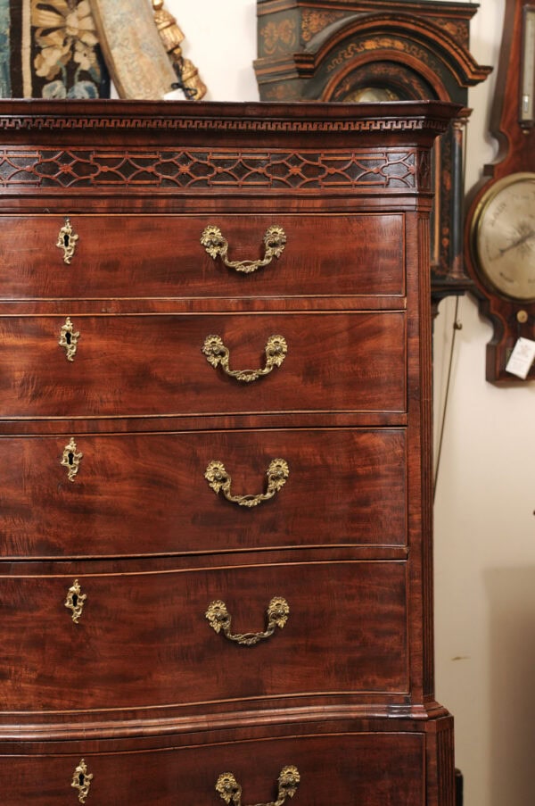 Period English Chippendale Mahogany Chest on Chest with Serpentine Form, ca. 1760 - Image 15