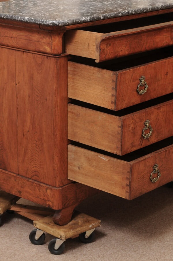 French Early 19th Century Elm Charles X Commode with Grey Marble Top - Image 5