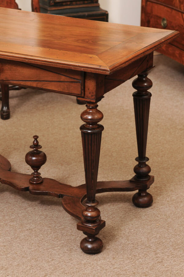 French 19th Century Louis XIV Style Walnut Side Table with Fluted Square Legs and X Form Stretcher - Image 13