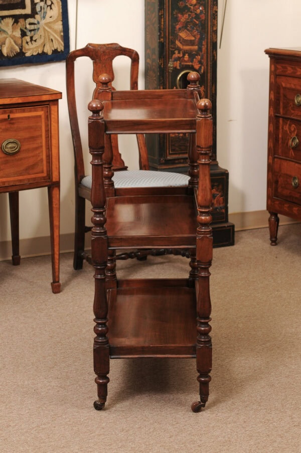 English 19th Century Walnut Trolley with 3 Tiers and Turned Supports - Image 11