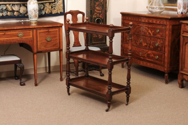 English 19th Century Walnut Trolley with 3 Tiers and Turned Supports - Image 12