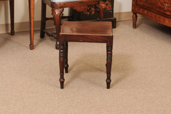 George III English Saddle Seat Mahogany Bench with Turned Legs, Early 19th Century - Image 10
