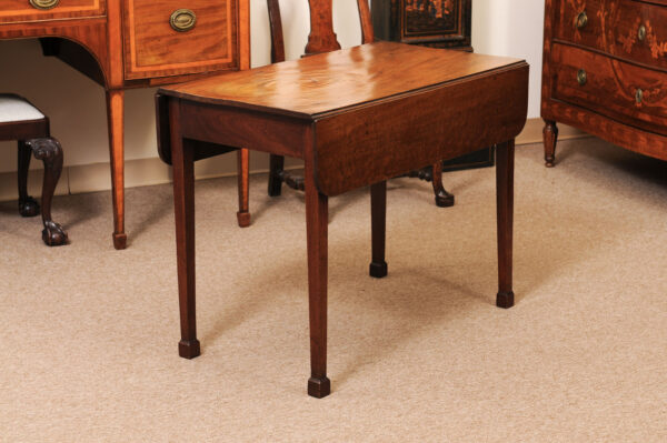 English 18th Century Chippendale Mahogany Pembroke Table with Drawer, Drop Leaves and Block Feet - Image 8
