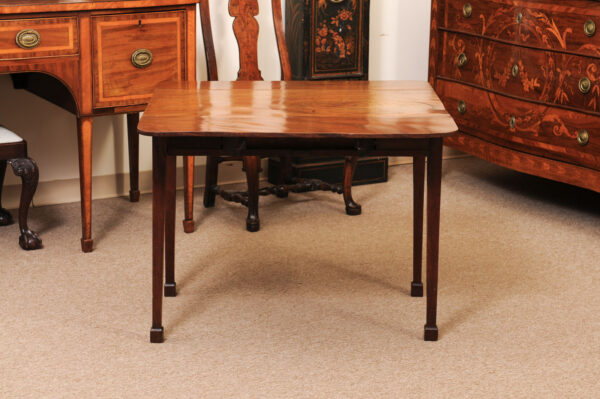 English 18th Century Chippendale Mahogany Pembroke Table with Drawer, Drop Leaves and Block Feet - Image 13