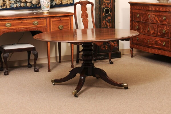 English George III Breakfast Oval Dining Table in Plum Pudding Mahogany with Pedestal Base, Early 19th Century - Image 3