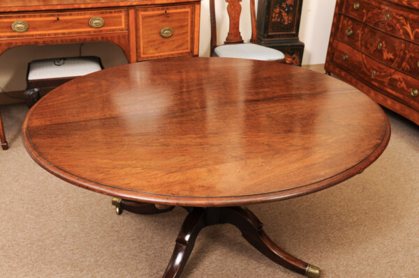 English George III Breakfast Oval Dining Table in Plum Pudding Mahogany with Pedestal Base, Early 19th Century - Image 5