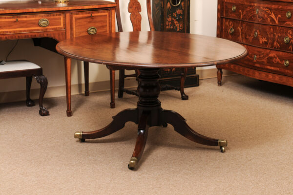 English George III Breakfast Oval Dining Table in Plum Pudding Mahogany with Pedestal Base, Early 19th Century - Image 11