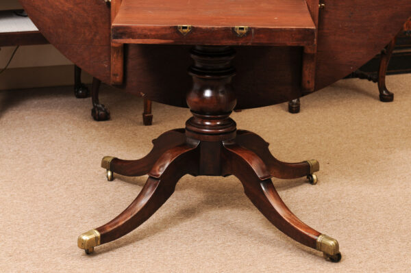 English George III Breakfast Oval Dining Table in Plum Pudding Mahogany with Pedestal Base, Early 19th Century - Image 14