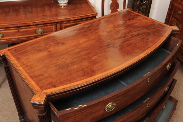 Fine English Mahogany Chest in the Manner of Gillows with Rosewood and Satinwood Cross-banding, Complemented by Flanking Reeded Columns that Terminate at the feet, Early 19th Century - Image 6