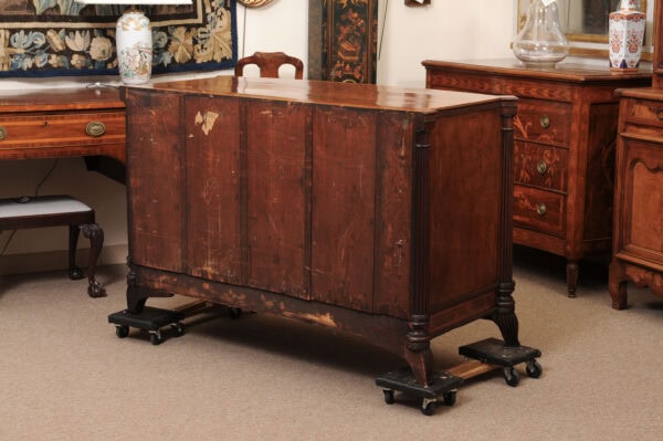 Fine English Mahogany Chest in the Manner of Gillows with Rosewood and Satinwood Cross-banding, Complemented by Flanking Reeded Columns that Terminate at the feet, Early 19th Century - Image 8