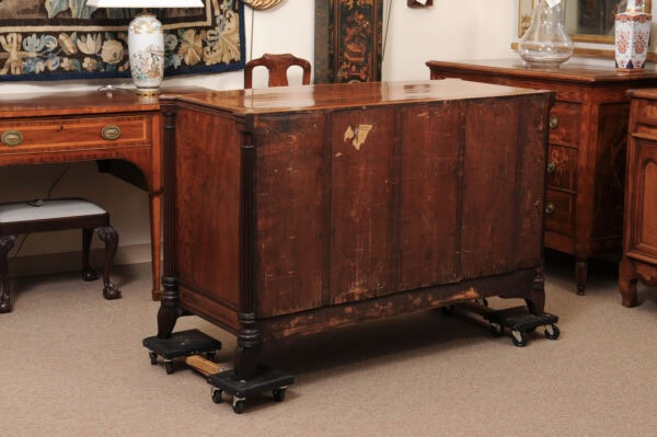 Fine English Mahogany Chest in the Manner of Gillows with Rosewood and Satinwood Cross-banding, Complemented by Flanking Reeded Columns that Terminate at the feet, Early 19th Century - Image 10