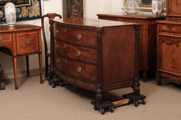 Fine English Mahogany Chest in the Manner of Gillows with Rosewood and Satinwood Cross-banding, Complemented by Flanking Reeded Columns that Terminate at the feet, Early 19th Century - Image 12