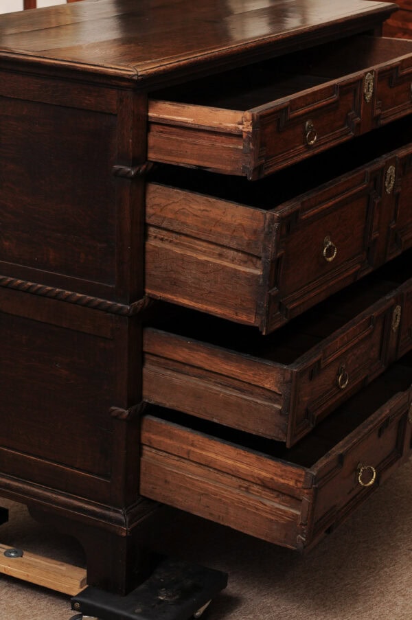 18th Century Oak Jacobean Style Chest with 4 Drawers and Barley Twist Detail Ending in Bracket Feet - Image 5