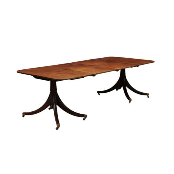 English George III Style Double Pedestal Dining Table with 2 Leaves and Splayed Legs on Castor Feet, Early 20th Century - Image 2