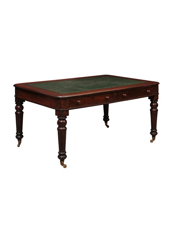 English 19th Century Oak Partner's Writing table with 4 Drawers, Green Leather Top and Rounded Fluted Legs