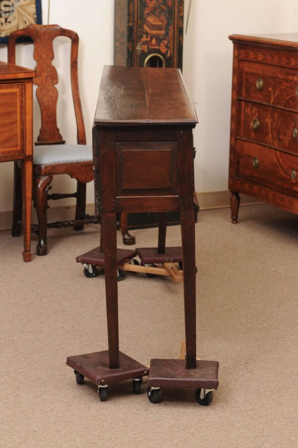 18th Century English Oak Dresser Base with Straight Legs and 4 Drawers - Image 7