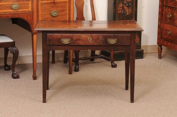 English Georgian 18th Century Oak Side Table with 1 Drawer and Square Tapered Legs - Image 14