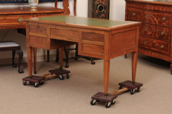 French Louis XVI Style Walnut Writing Table with Green Leather Top, 4 Drawers and Slide, 20th Century - Image 8