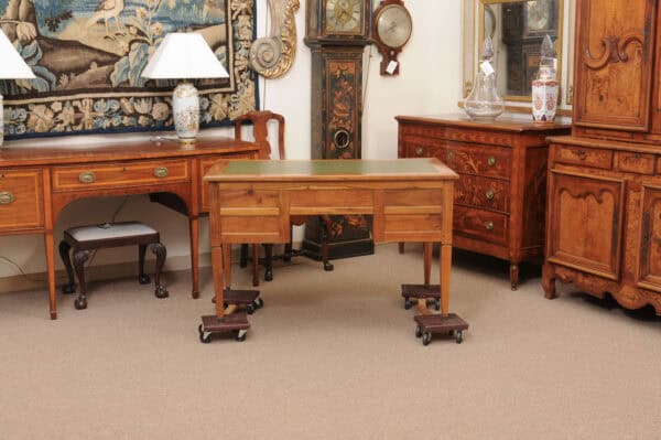 French Louis XVI Style Walnut Writing Table with Green Leather Top, 4 Drawers and Slide, 20th Century - Image 9