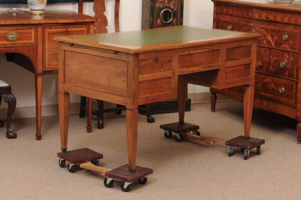 French Louis XVI Style Walnut Writing Table with Green Leather Top, 4 Drawers and Slide, 20th Century - Image 10