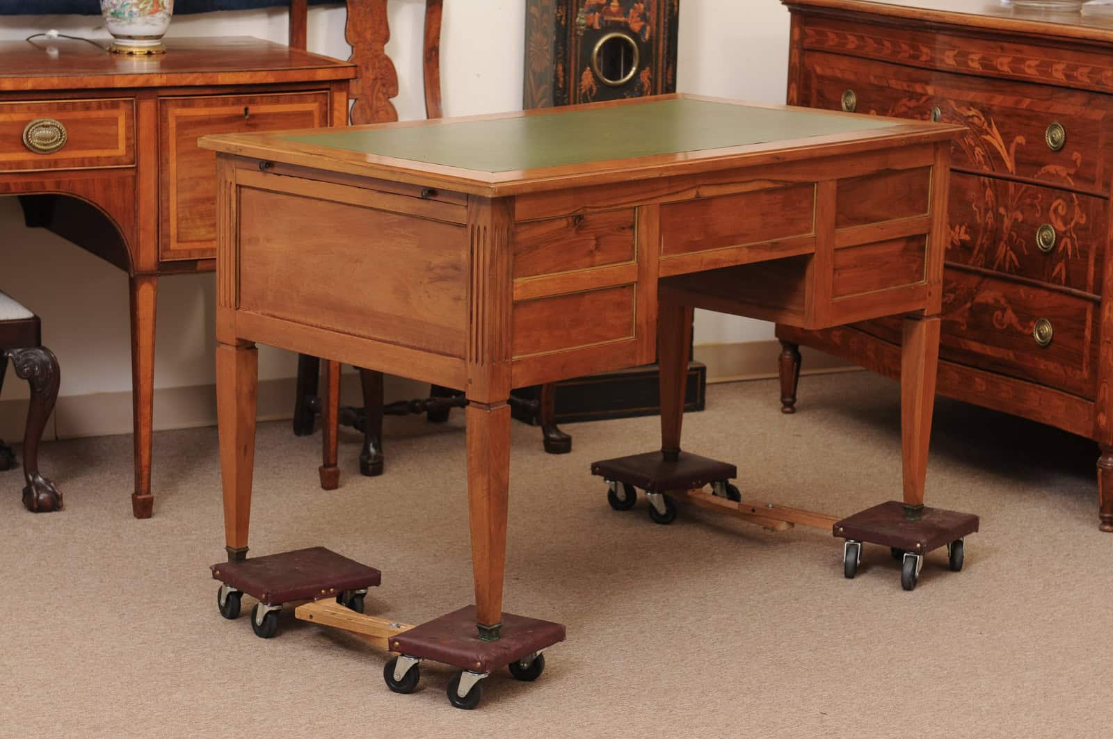 French Louis XVI Style Walnut Writing Table with Green Leather Top, 4 Drawers and Slide, 20th Century - Image 10