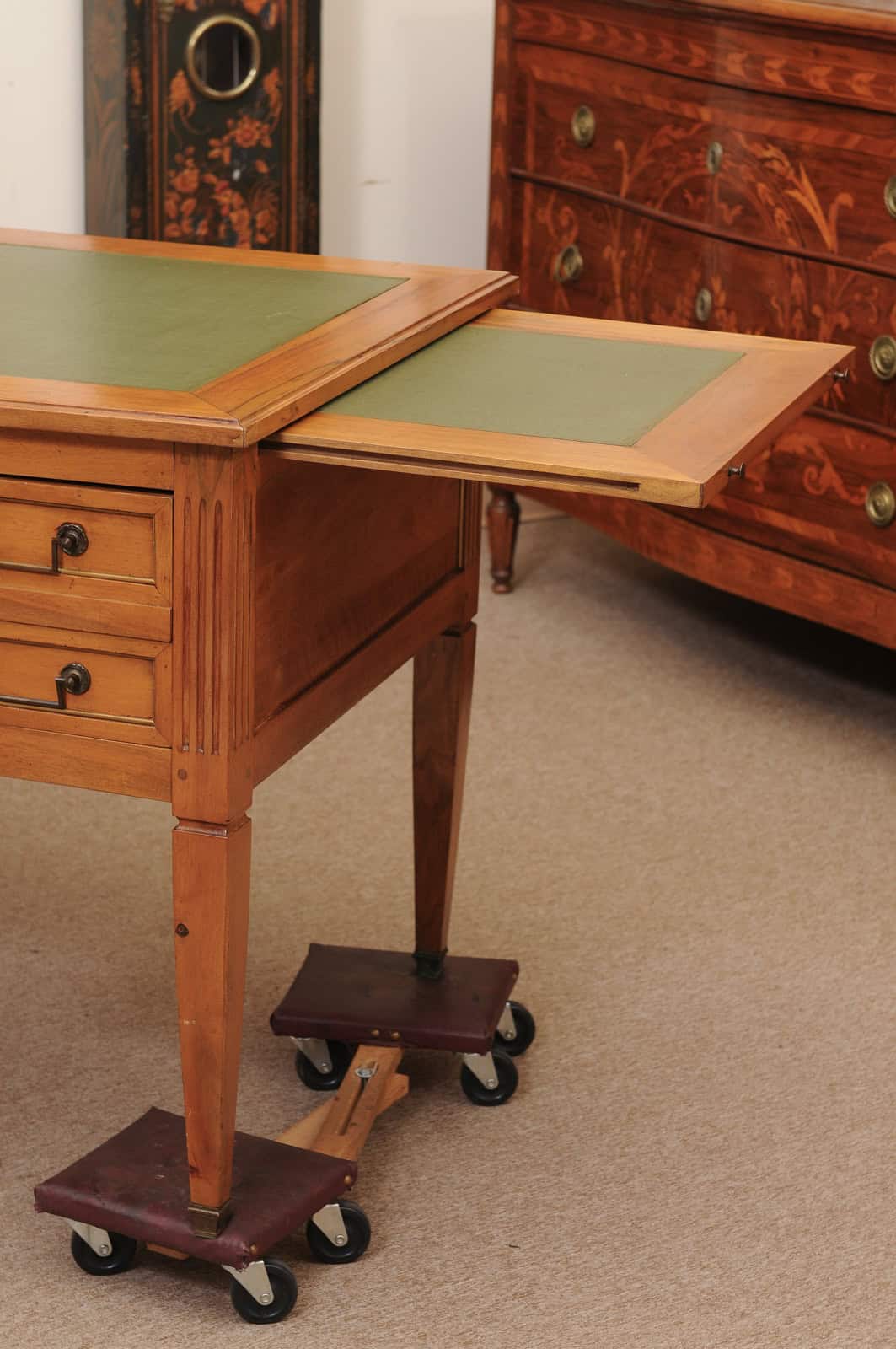 French Louis XVI Style Walnut Writing Table with Green Leather Top, 4 Drawers and Slide, 20th Century - Image 14