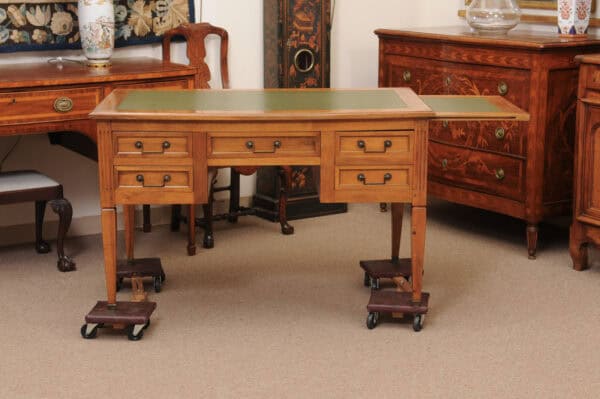 French Louis XVI Style Walnut Writing Table with Green Leather Top, 4 Drawers and Slide, 20th Century - Image 16