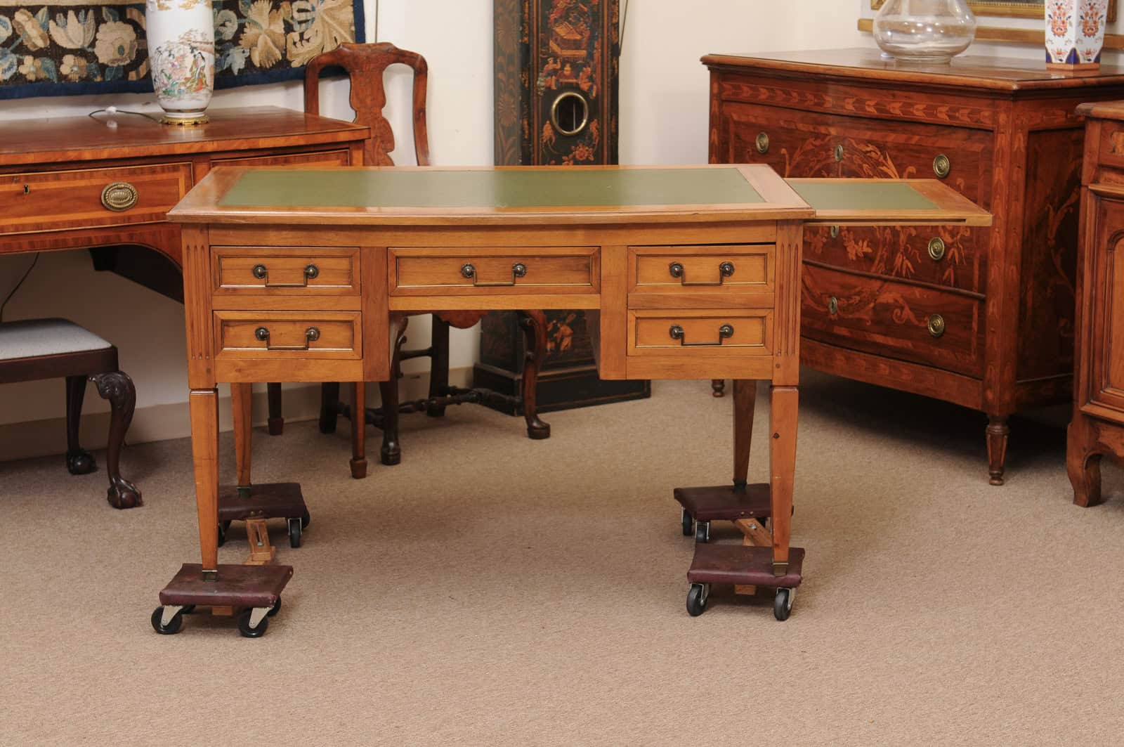 French Louis XVI Style Walnut Writing Table with Green Leather Top, 4 Drawers and Slide, 20th Century - Image 16