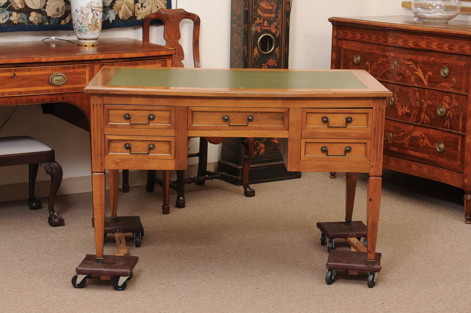 French Louis XVI Style Walnut Writing Table with Green Leather Top, 4 Drawers and Slide, 20th Century - Image 17