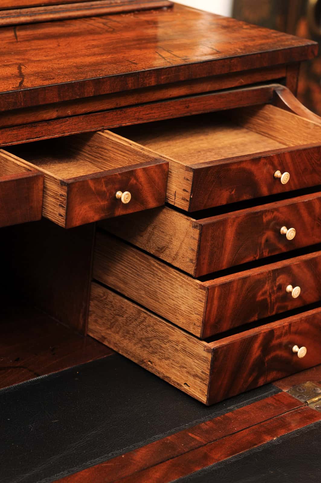 English 19th Century Mahogany Secretary Bookcase with Rosewood Sash Work and Circle Paneled Doors - Image 7